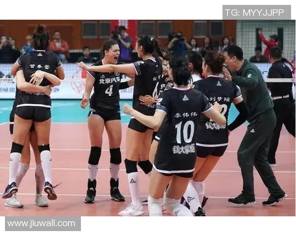 深圳排球队盯防策略揭秘：深度解析排球战术与团队协作