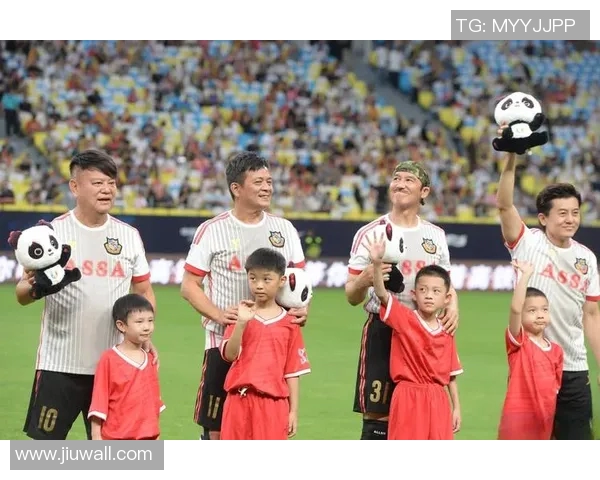 日本足球明星展现炫酷技艺引领全球潮流的魅力之旅 日本足球明星展现炫酷技艺引领全球潮流的魅力之旅