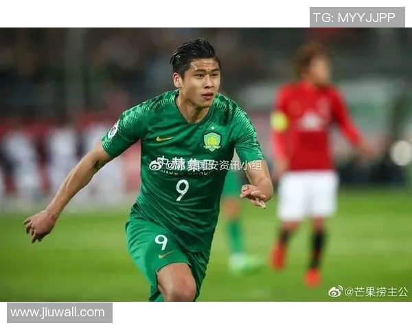 男孩追星梦实现足球明星亲笔签名感动瞬间分享 男孩追星梦实现足球明星亲笔签名感动瞬间分享